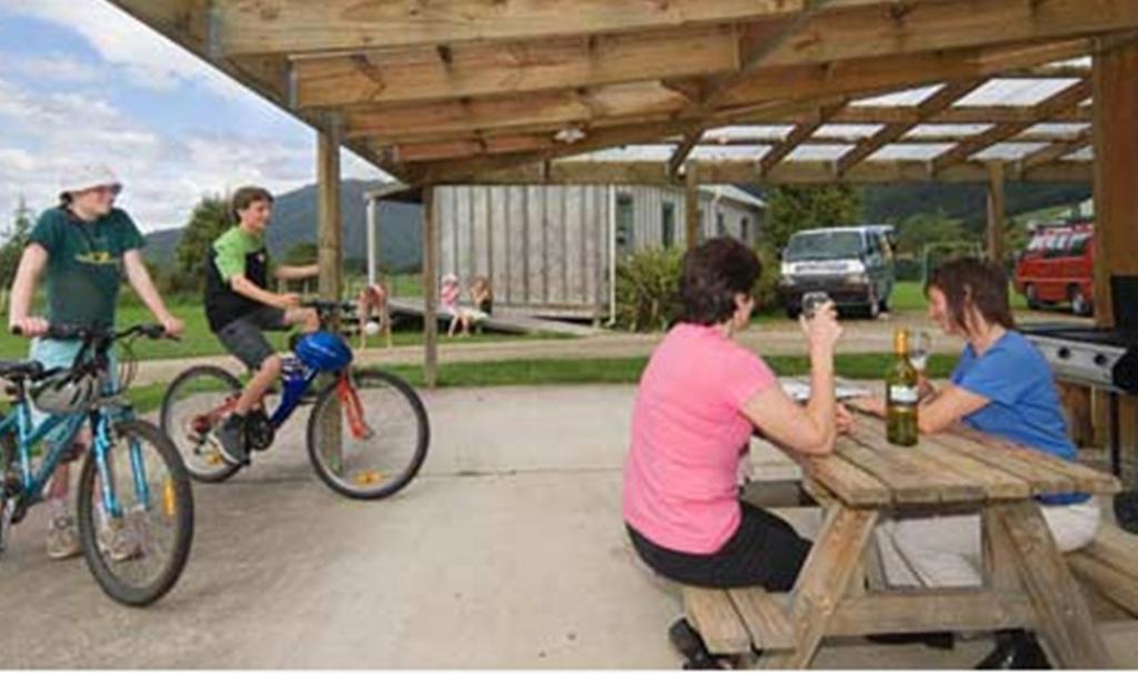 Smiths Farm Holiday Park Linkwater Εξωτερικό φωτογραφία